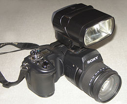 Câmara Sony F-828, com Flash Sony HVL-F32X